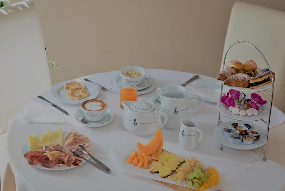 Maison Lalla Hotel 4*